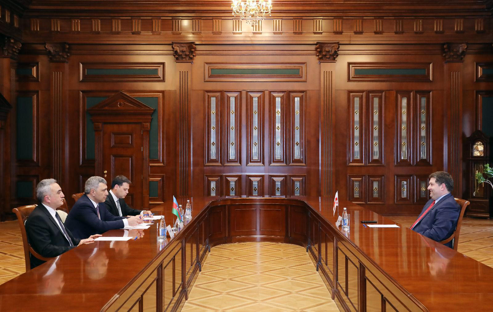 ადვოკატთა ასოციაციის თავმჯდომარე აზერბაიჯანის უზენაესი სასამართლოს თავმჯდომარეს შეხვდა