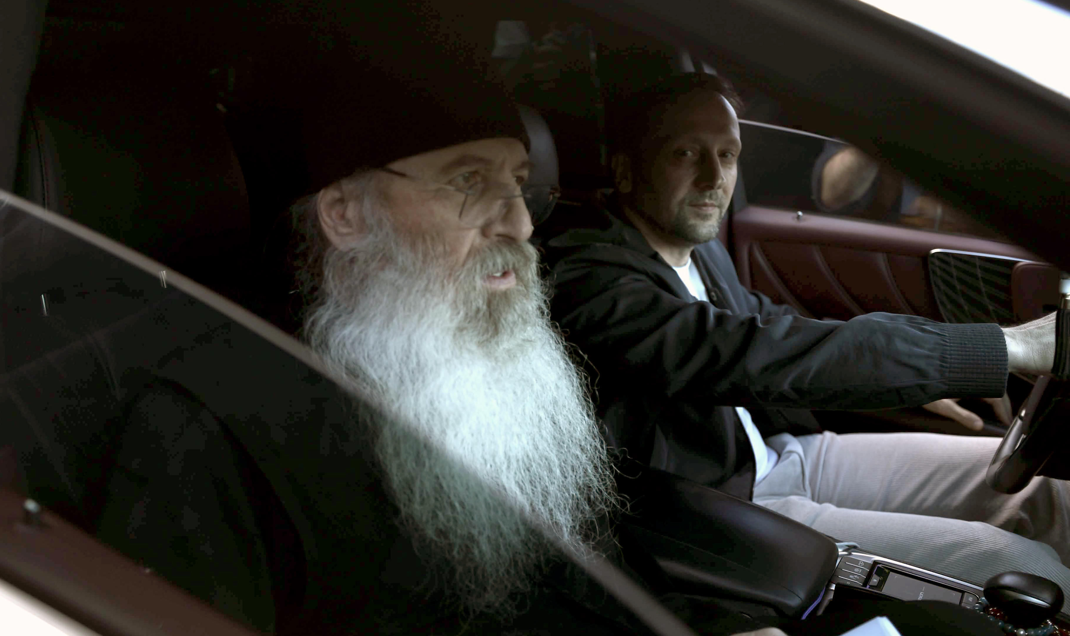 მიტროპოლიტ ილარიონის განცხადებით, პატრიარქობის კანდიდატის ასაკთან დაკავშირებით, დღევანდელ სინოდზე გადაწყვეტილება არ მიუღიათ