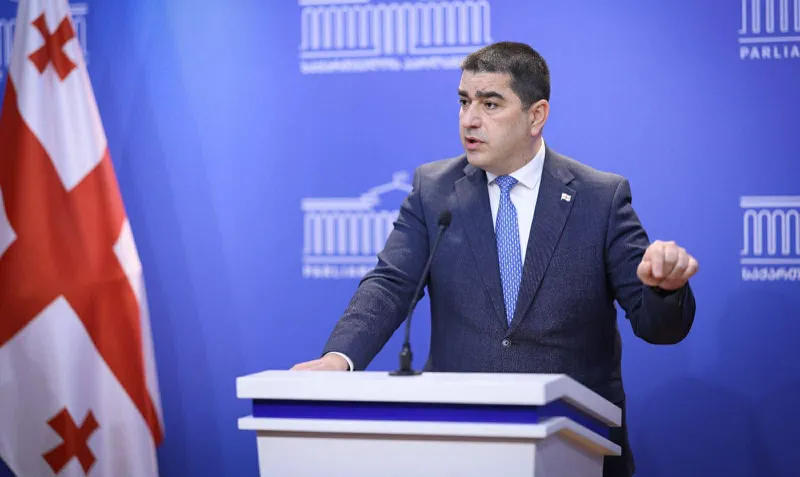 შალვა პაპუაშვილი - ბლაჟევიჩის ორგანიზაციაში ქართველიც მუშაობას, ნასწავლი გვაქვს ისტორიაში, რომ ქართველები, რომელიც  გადაიხვეწებოდნენ სხვა ქვეყანაში, იქიდან ურევდნენ - აშკარაა, სპეცსამსახურების სტილის ქმედებებია