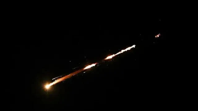 ირანმა ისრაელზე სარაკეტო შეტევა განახორციელა, დაზიანდა სახლები, ავტომობილები - არავინ დაშავებულა