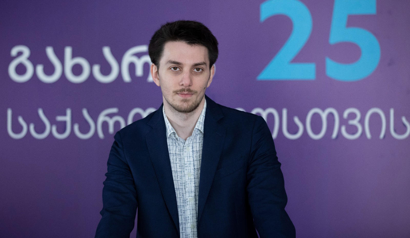 გიორგი ჭანტურია - ის, რაც გუშინ ვნახეთ, იყო ბიძინა ივანიშვილის მიერ კონსტიტუციური წესრიგის მოშლის ყველაზე თვალსაჩინო დადასტურება - ივანიშვილი პრემიერ კობახიძეს ხან გაყიდვების მენეჯერის ფუნქციას უთავსებს, ხან დამამცირებელ როლში ამყოფებს