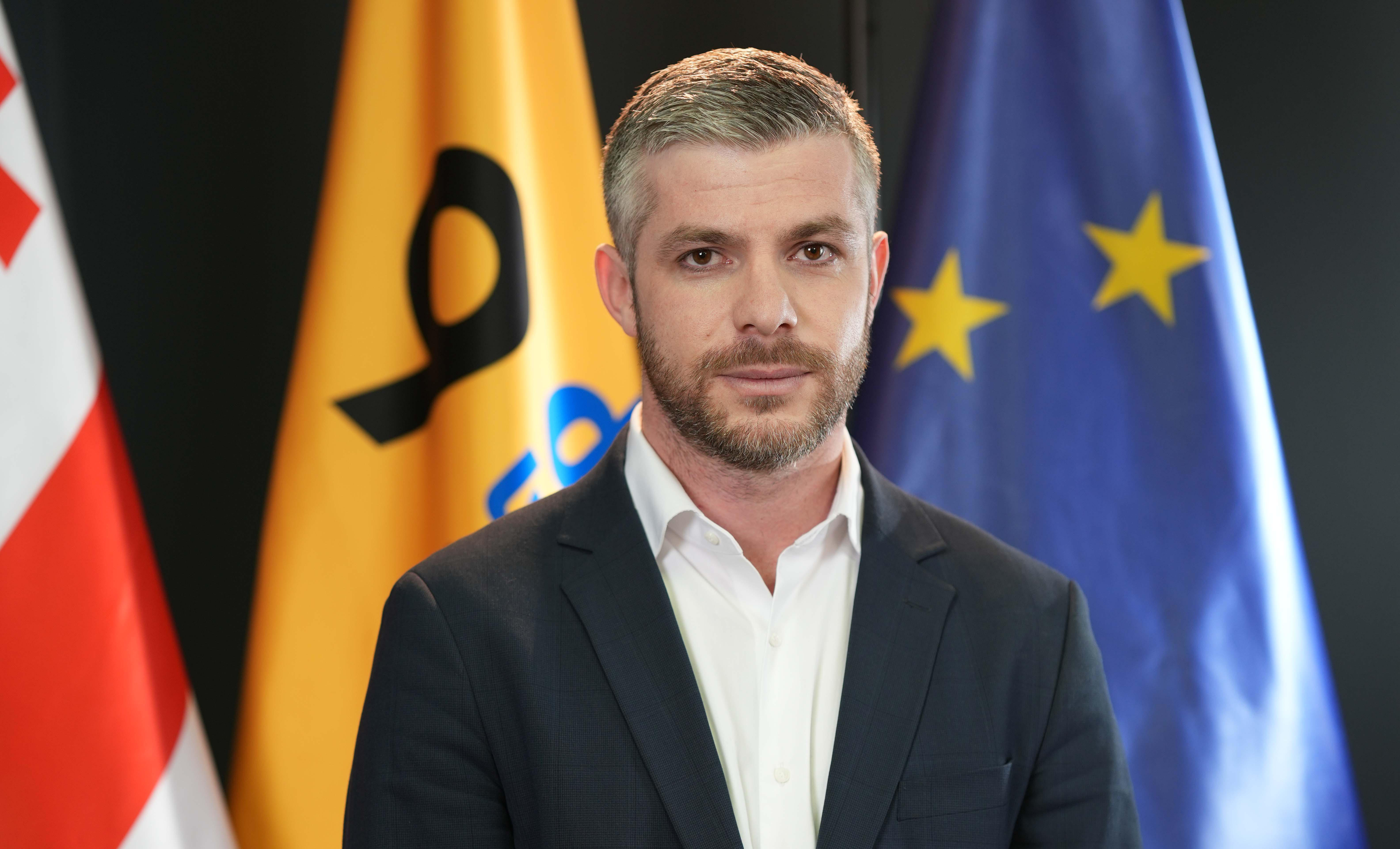 ირაკლი კუპრაძე - წარმოუდგენელია, ივანიშვილის მთავრობა როგორ ექცევა მოსახლეობის გაღარიბებულ ბიუჯეტს - მილიონ ნახევარს გამოყოფს იმისთვის, რომ პოლიციის დღესთან დაკავშირებული ღონისძიებისთვის პირდაპირი შესყიდვის წესი გამოაცხადოს