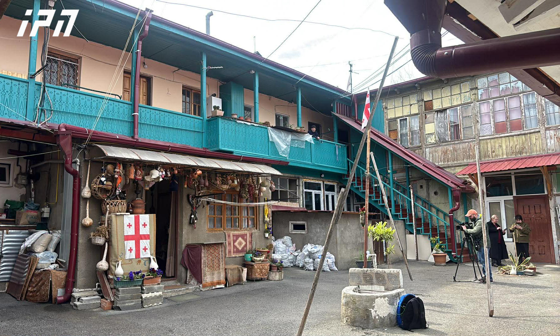 აბანოთუბანში მცხოვრებლები, რომლებსაც, მათივე განცხადებით, „ჰეიდარ ალიევის სახელობის კულტურის ცენტრის“ აშენების მიზეზით ქონება ექსპროპრიაციის გზით უნდა ჩამოართვან, საცხოვრებლების დატოვებას არ აპირებენ