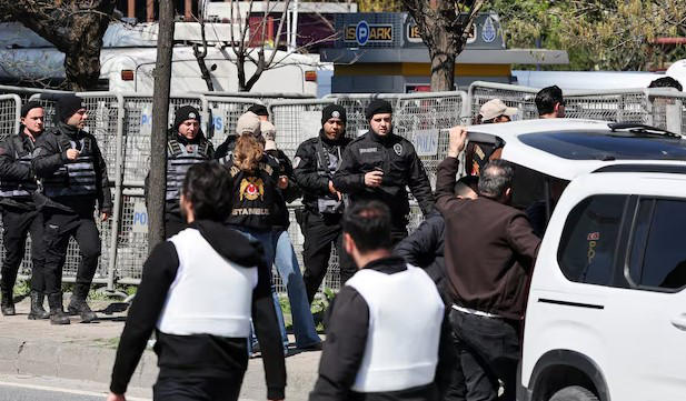 თურქეთში, ისრაელის საკონსულოსთან მომხდარ თავდასხმასთან დაკავშირებით 10 ადამიანი დააკავეს