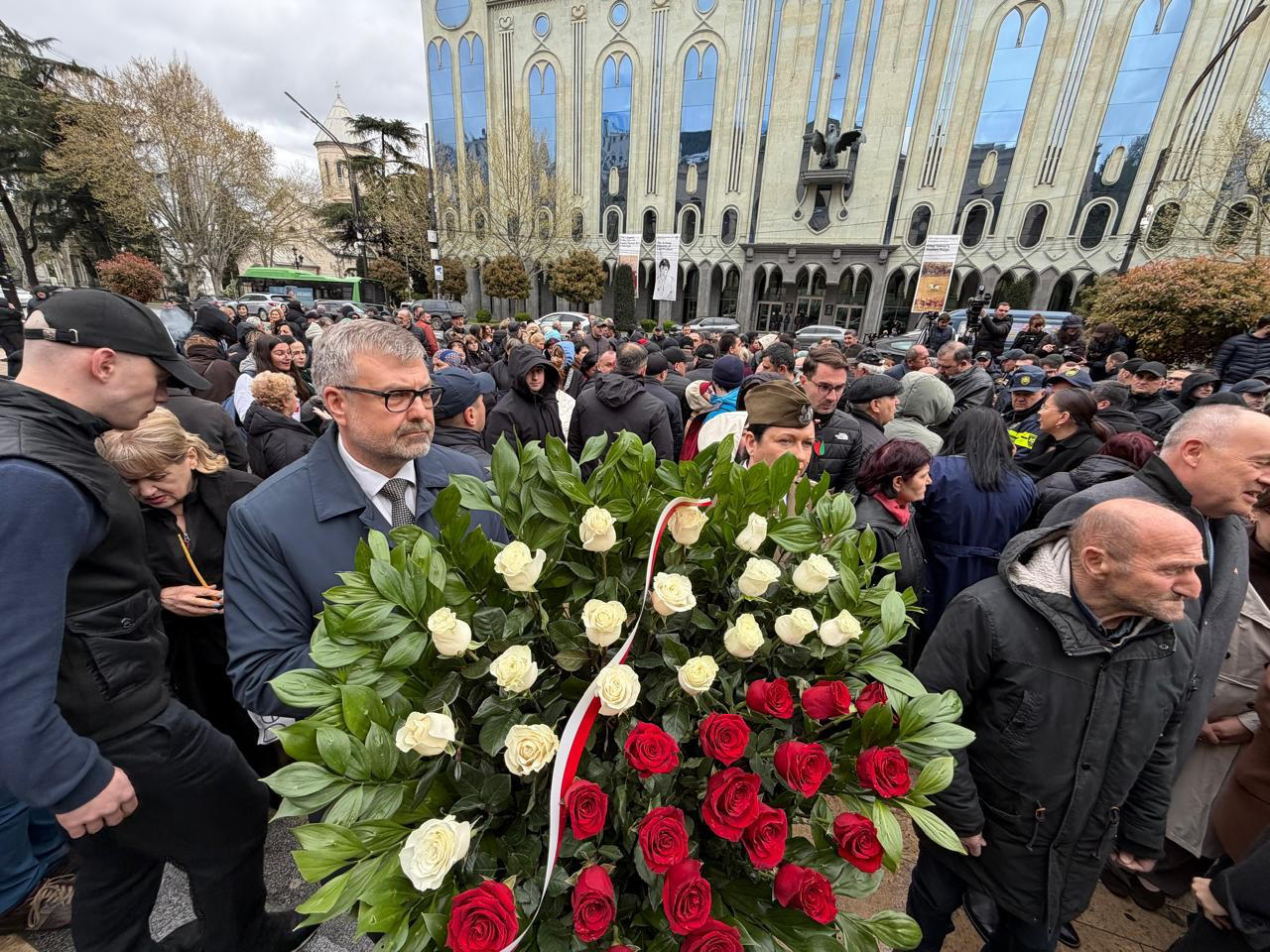 პოლონეთის საელჩო - პოლონეთი და საქართველო ერთად იბრძოდნენ საბჭოთა ტირანიის წინააღმდეგ - ჩვენ ახლაც ვუერთდებით ქართულ საზოგადოებას, რომელიც ისწრაფვის თავისუფალი, დემოკრატიული და ევროპული მომავლისთვის