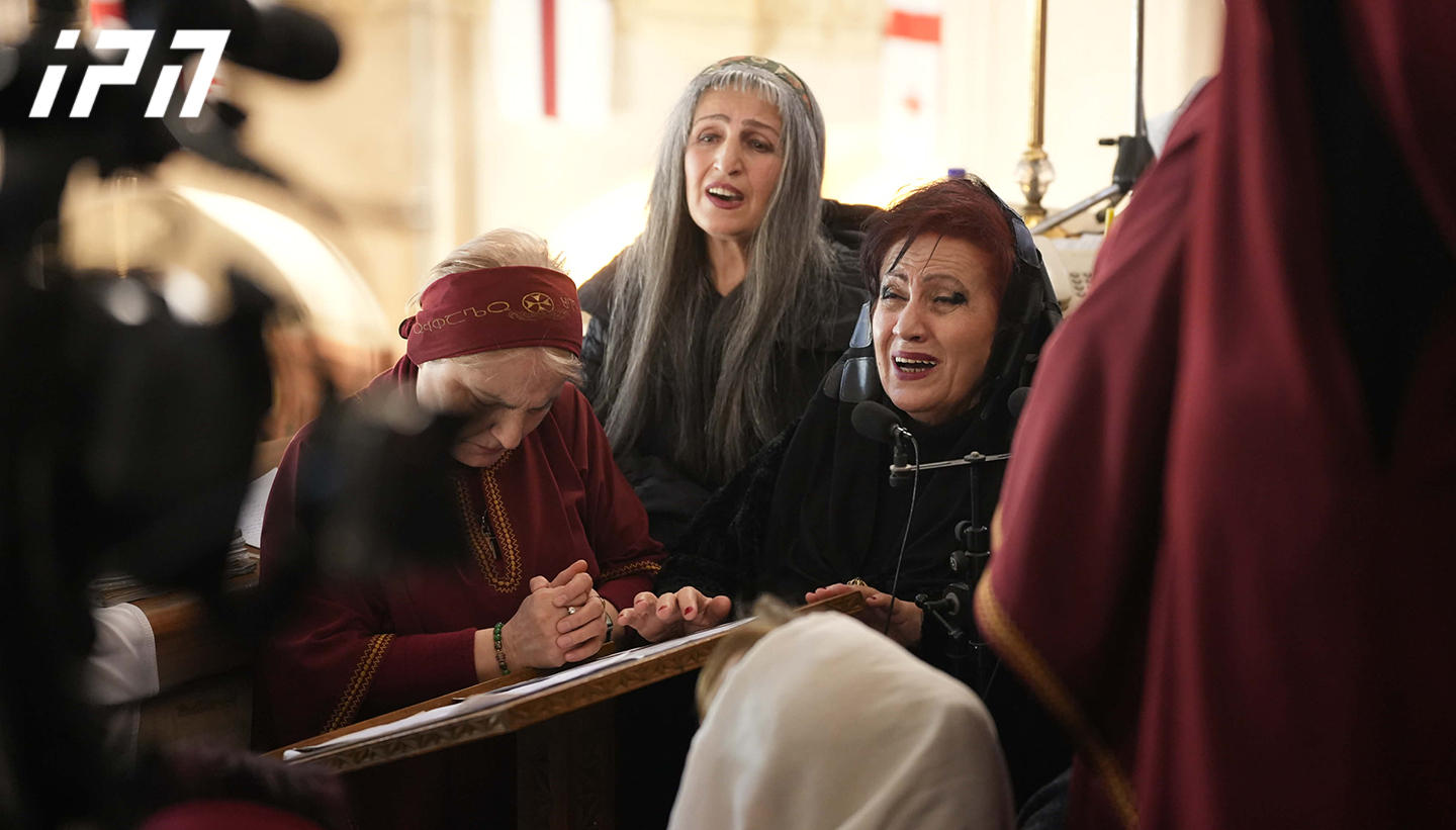 სამების საკათედრო ტაძარში გარდამოხსნის ტრადიციული წესი და მაცხოვრის დატირება შესრულდა