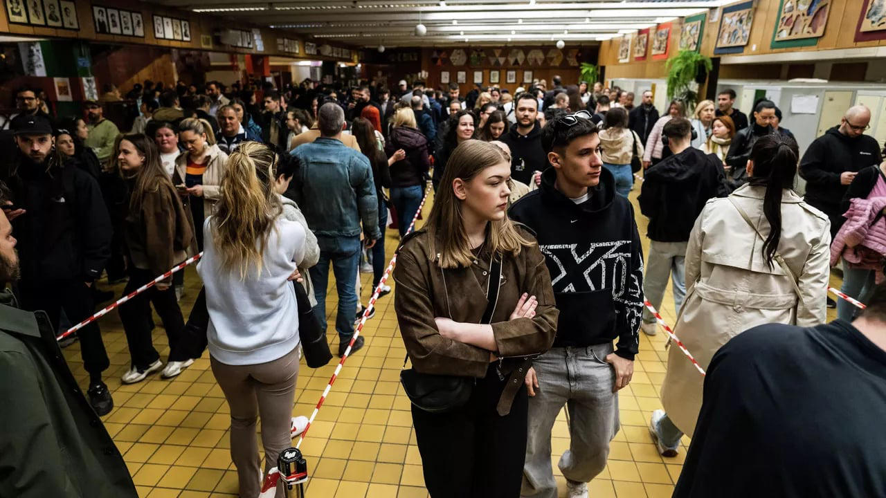 უნგრეთში საარჩევნო უბნები დაიხურა