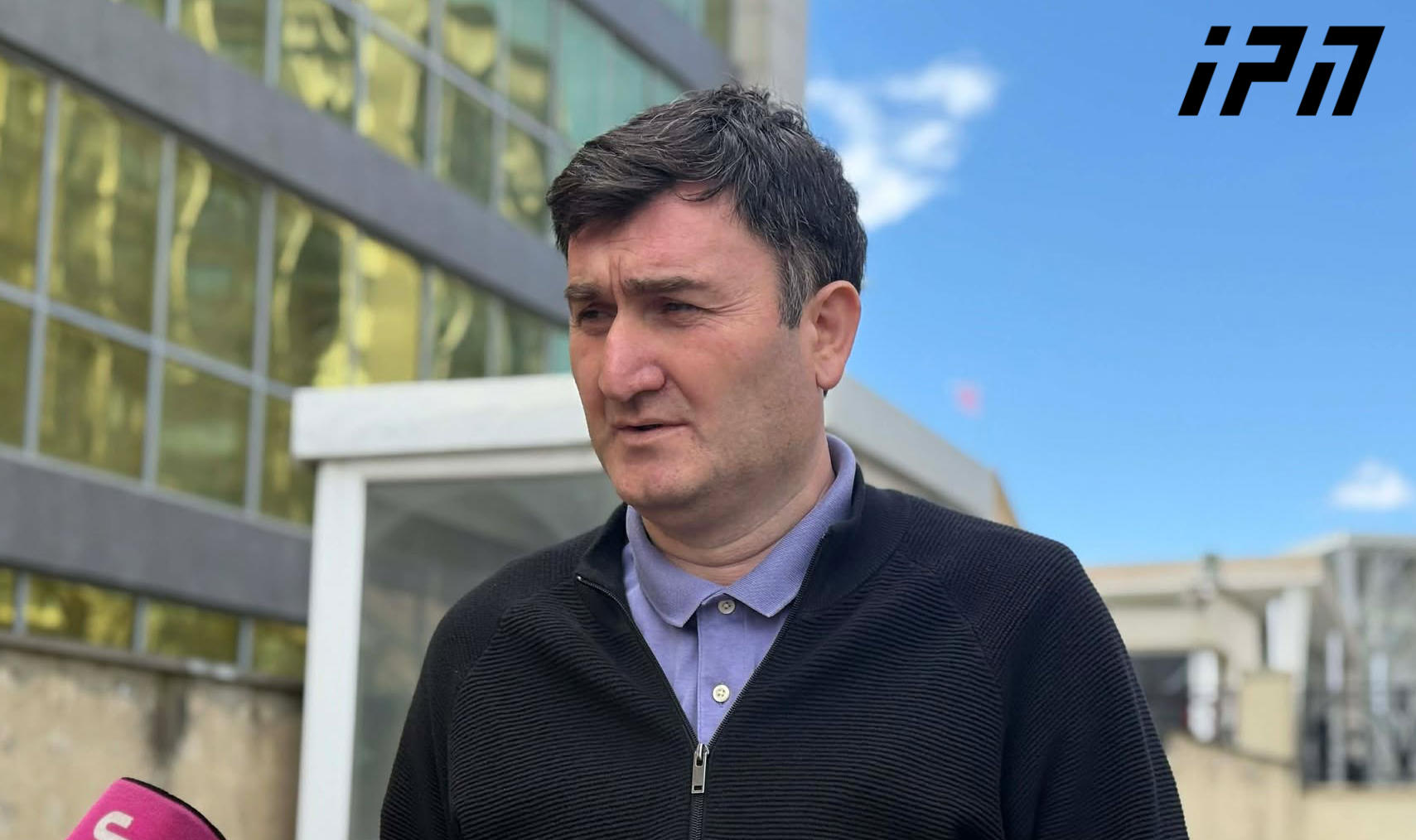 ადვოკატი - პროცესზე დაკითხულ გამომძიებელს ბაჩო ახალაიასთან მიმართებაში  მტკიცებითი ხასიათის ჩვენება არ მიუცია, უფრო მეტიც, ბაჩო ახალაიას შეკითხვაზე მან განაცხადა, რომ მასთან მიმართებაში არანაირ ინფორმაციას არ ფლობს