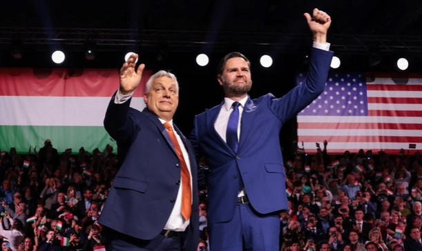 ჯეი დი ვენსი - ვიცოდით, რომ დიდი შანსი იყო, ვიქტორი უნგრეთის არჩევნებში დამარცხებულიყო, მაგრამ ჩვენ იქ ჩავედით, რადგან ის ერთ-ერთია იმ მცირერიცხოვან ევროპელ ლიდერებს შორის, რომლებიც ბრიუსელის ბიუროკრატიას უპირისპირდებიან