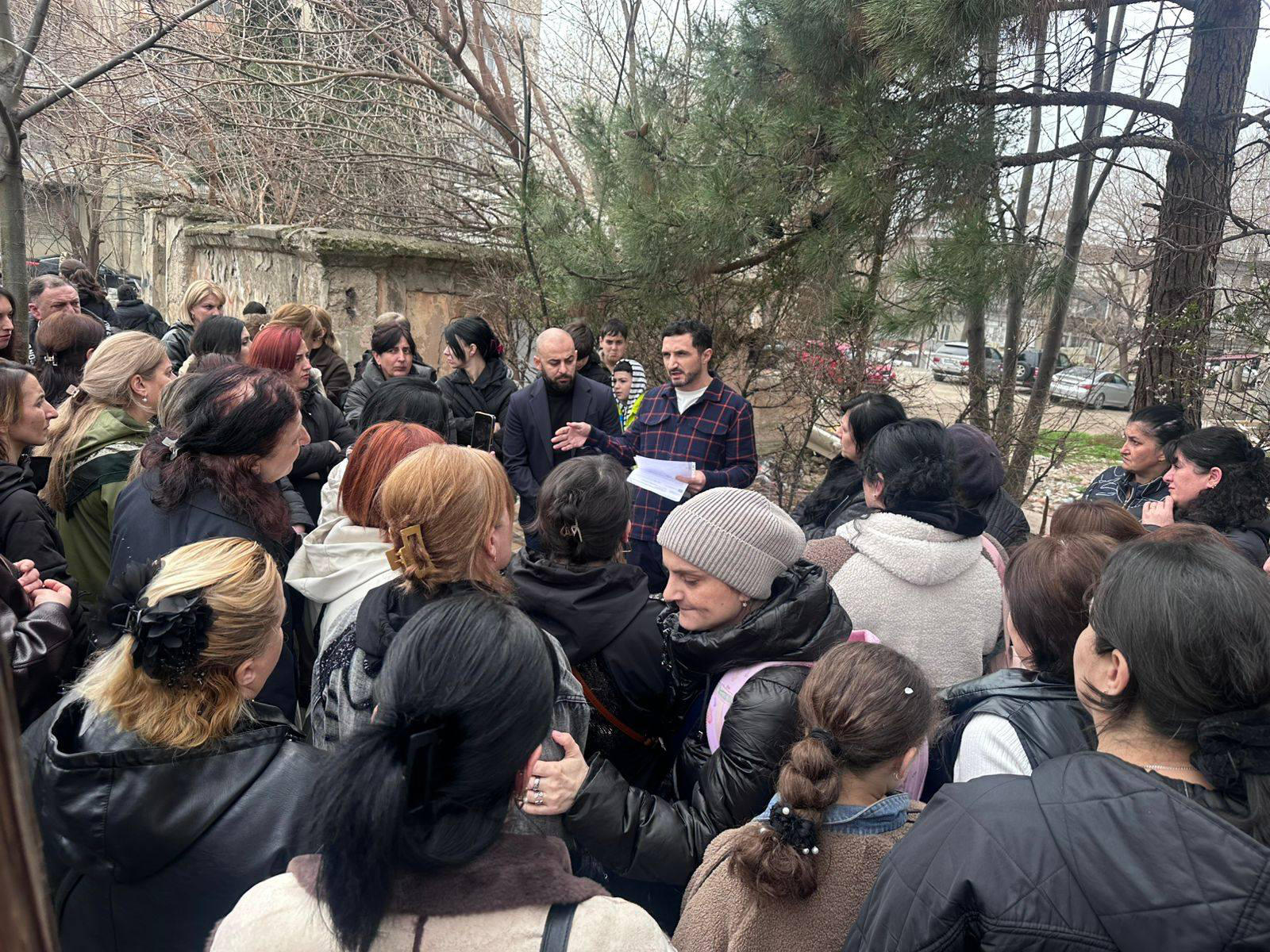 ნიკა ჩერქეზიშვილი - მე-14 საჯარო სკოლაში უკვე ორი კვირაა, რაც შეწყვეტილია სასწავლო პროცესი - ეს არის სრულიად მიუღებელი და საგანგაშო რეალობა