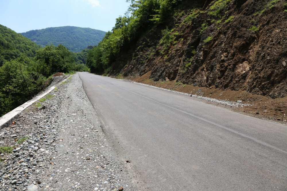 კალა-უშგულის მონაკვეთზე ავტოტრანსპორტის მოძრაობა აღდგა