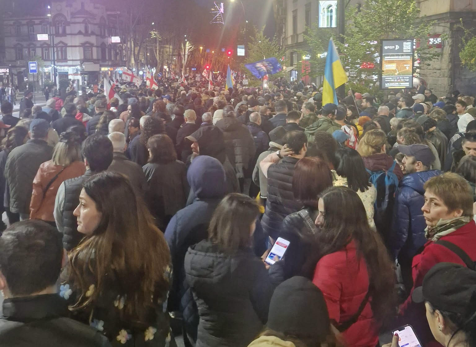 ლოზუნგით - 