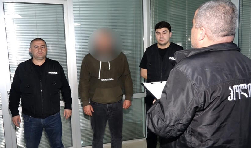 პოლიციამ მარნეულში თანასოფლელის დაჭრის ბრალდებით ერთი პირი დააკავა