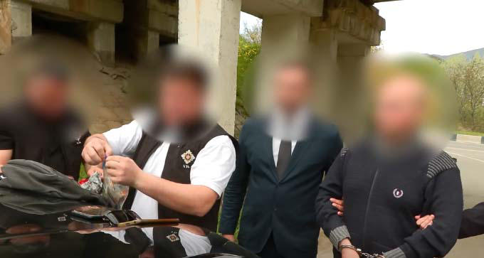 სუს-ში აცხადებენ, რომ უცხო ქვეყნის სასარგებლოდ ჯაშუშობისთვის საქართველოს ერთი მოქალაქე დააკავეს, ორ პირს კი ბრალდება დაუსწრებლად წარედგინება