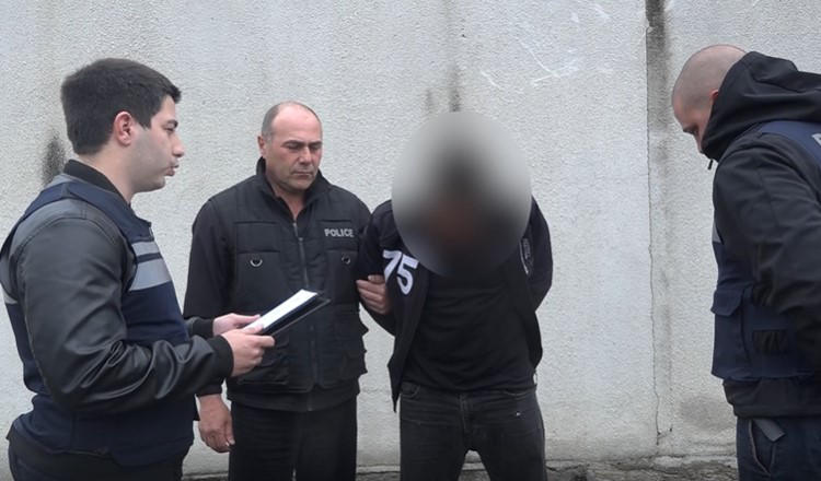 დედაზე ფსიქოლოგიური ძალადობისა და მის მიმართ სიცოცხლის მოსპობის მუქარის ფაქტზე პოლიციამ ერთი პირი დააკავა