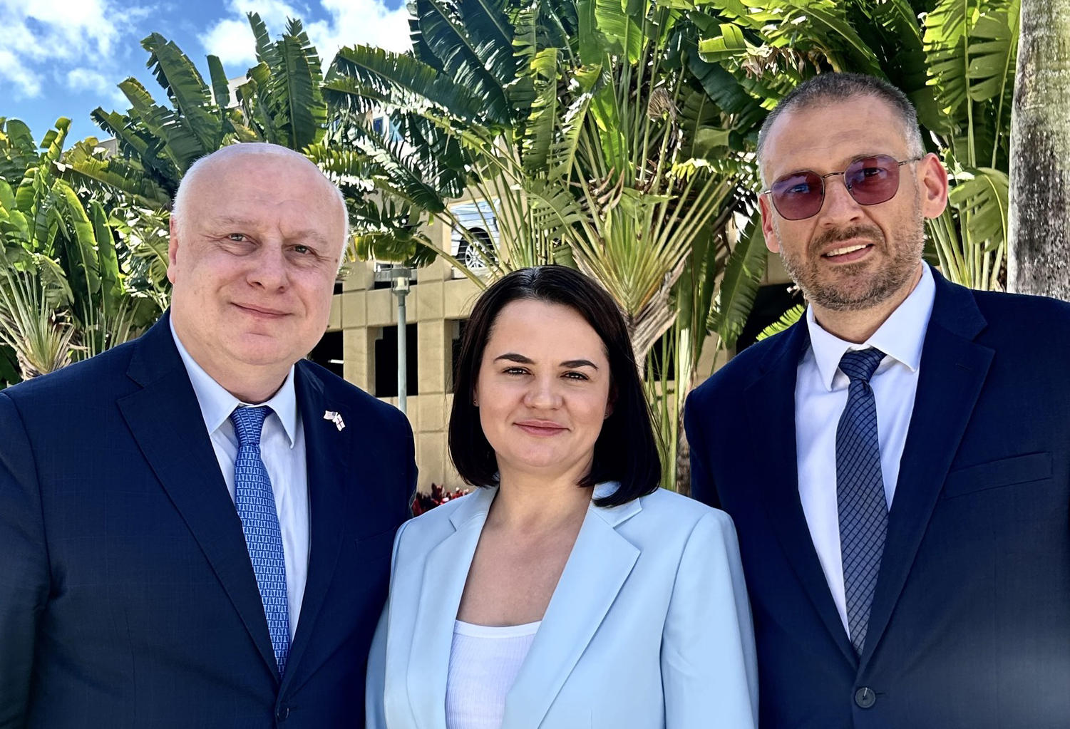 გიგი წერეთელი - ფლორიდაში სვეტლანა ტიხანოვსკაიასთან და სერგეი ტიხანოვსკისთან შეხვედრა გულწრფელად გამიხარდა - არც ისე შორია დრო, როცა ისინი იქნებიან ლიდერები დემოკრატიული ბელარუსის, რომელიც ევროპულ საქართველოსთან ერთად ღირსეულ ადგილს დაიკავებს ცივილიზებული ქვეყნების გვერდით