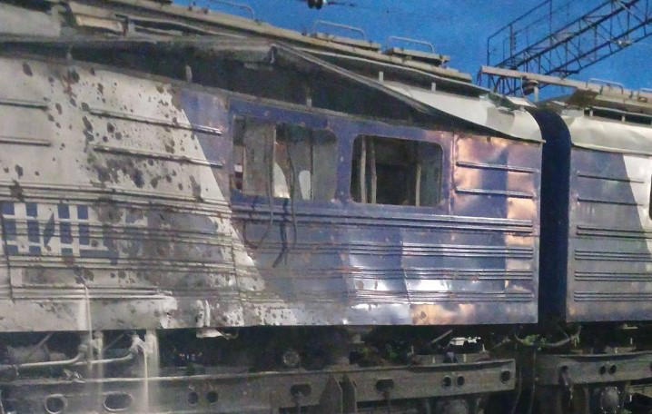 რუსებმა ზაპოროჟიეში რკინიგზას დაარტყეს, არის მსხვერპლი