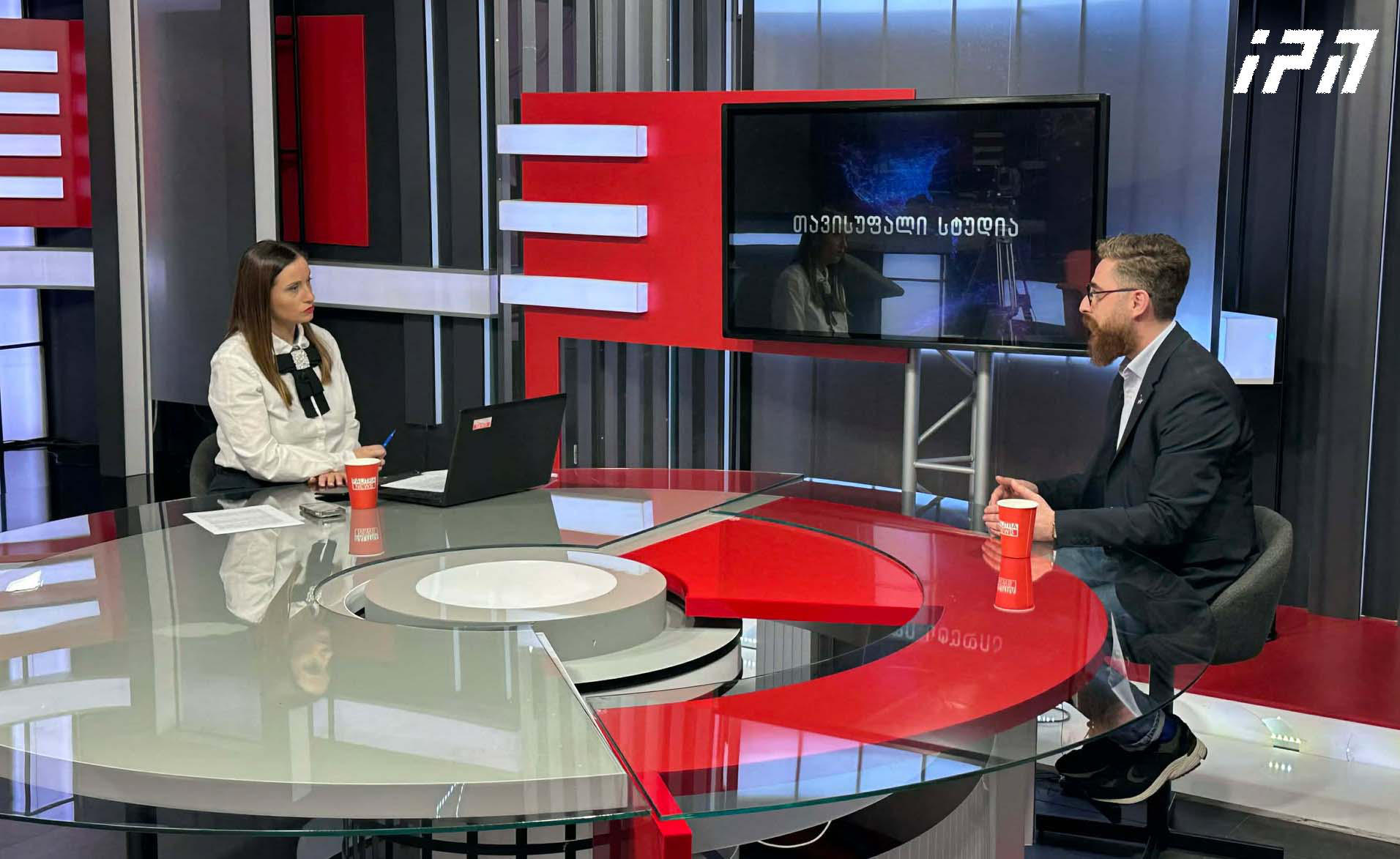 გიორგი ბუტიკაშვილი - რატომ დადგა დღის წესრიგში ალიანსზე ამ ტიპის საუბარი, როდესაც სააკაშვილს შეეძლო, რჩევების სახით, დახურულად გაეზიარებინა, რაც არ მოსწონდა? ალბათ არ მიუვიდა საკმარისი ინფორმაცია - რაც შეეხება ბლაჟევიჩს, თუ აქვთ ჩანაწერი, გამოაქვეყნონ