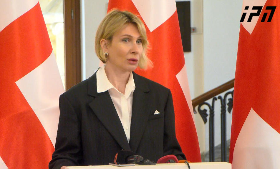 ნინო წილოსანი - სააკაშვილი ბოროტი მანქანის თავს წარმოადგენს, მას ლოგიკურად აქვს სურვილი, მისი როლი გამოიკვეთოს, თუმცა, როგორც ჩანს, კონკურენტები შიგნითვე ჰყავს, ბოკერია-გვარამიას სახით