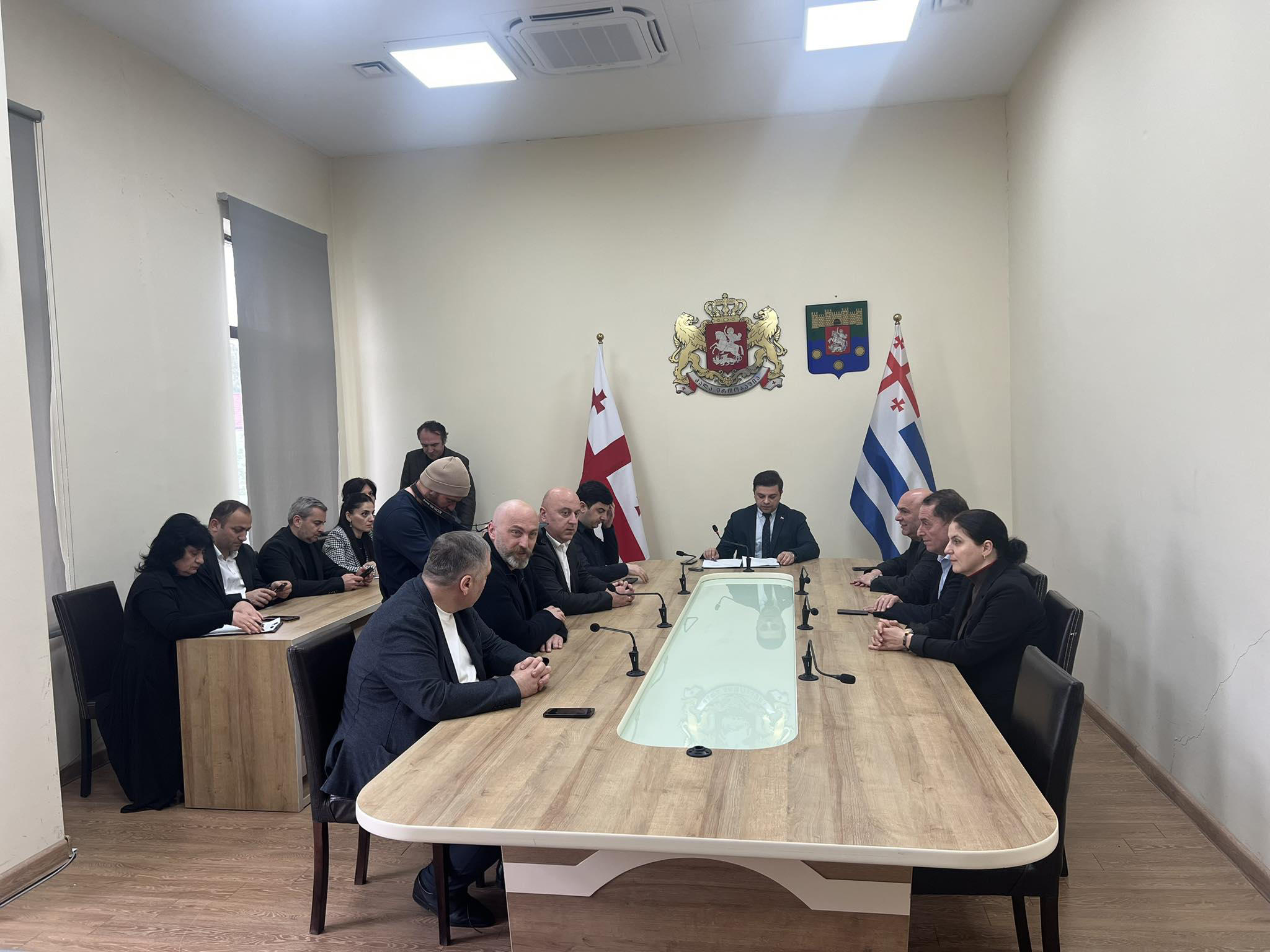 აჭარის მთავრობის თავმჯდომარისა და მინისტრთა კაბინეტის დასამტკიცებლად, აჭარის უმაღლეს საბჭოში შესაბამისი პროცედურები დაიწყო