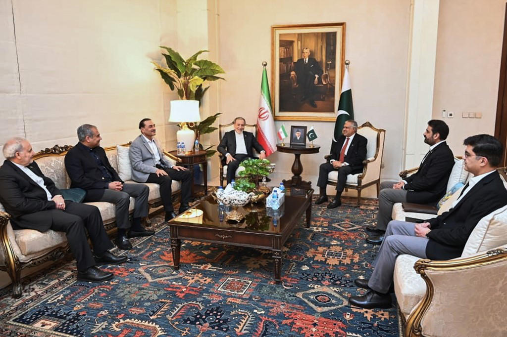 Sky News - აბას არაღჩი ისლამაბადში პაკისტანის საგარეო საქმეთა მინისტრს შეხვდა