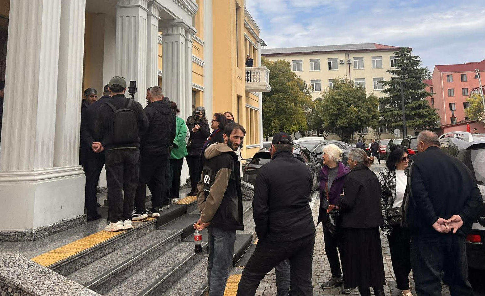 აჭარის უმაღლეს საბჭოსთან გარემოვაჭრეები საპროტესტო აქციას მართავენ