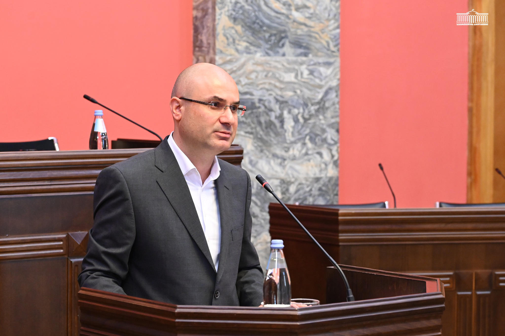 მთავრობის საპარლამენტო მდივანი - სამართალდამცავი ორგანოების კოორდინაციის საკითხებში სახელმწიფო მინისტრის აპარატი არ შეიქმნება - სახელმწიფო მინისტრს ორგანიზაციულ, მატერიალურ და ტექნიკურ მხარდაჭერას მთავრობის ადმინისტრაცია გაუწევს