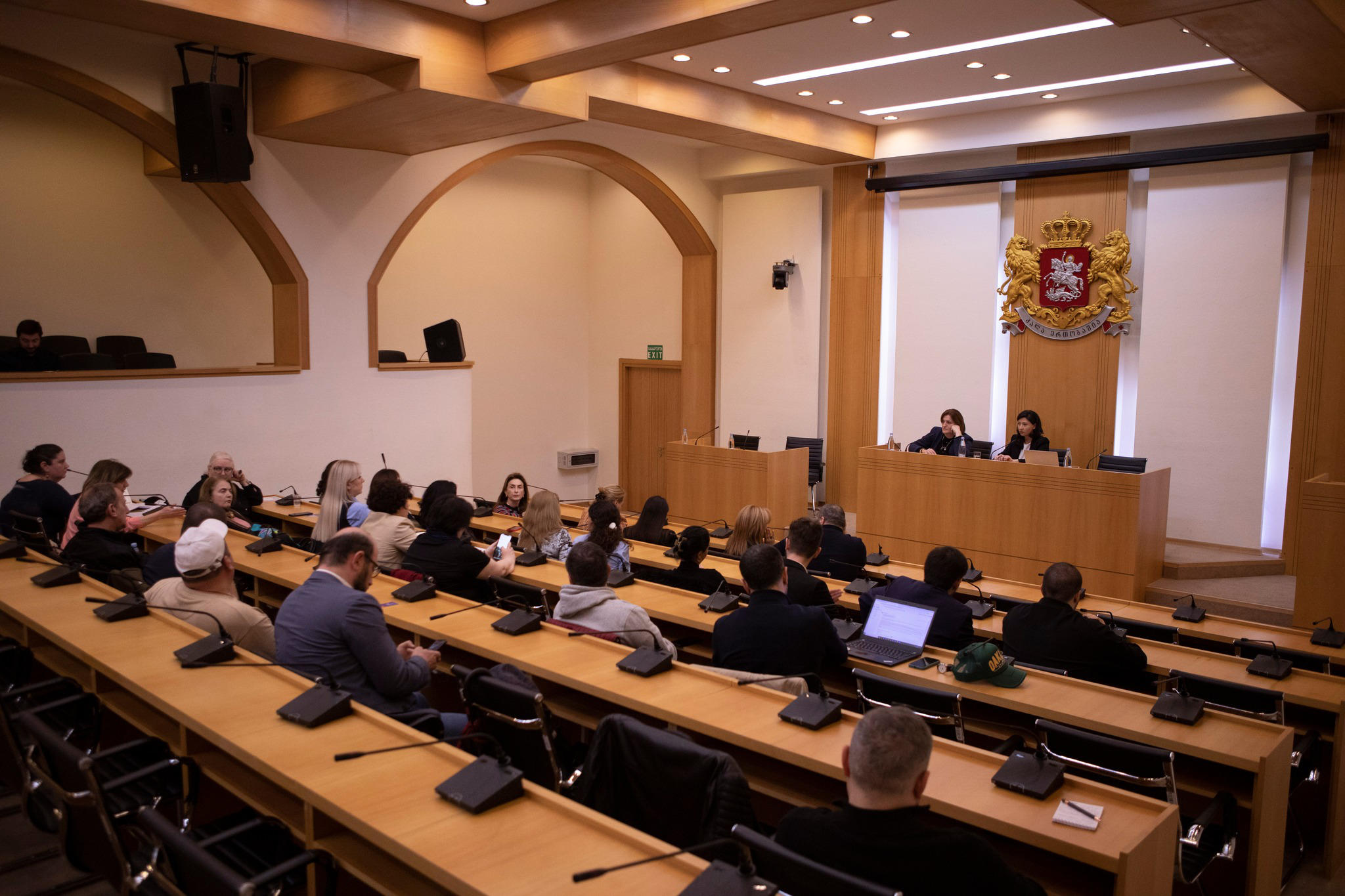 პარლამენტში „გახარია საქართველოსთვის“ დეპუტატებმა განათლების პლატფორმის ფარგლებში განათლების სფეროს სპეციალისტებთან შეხვედრა გამართეს