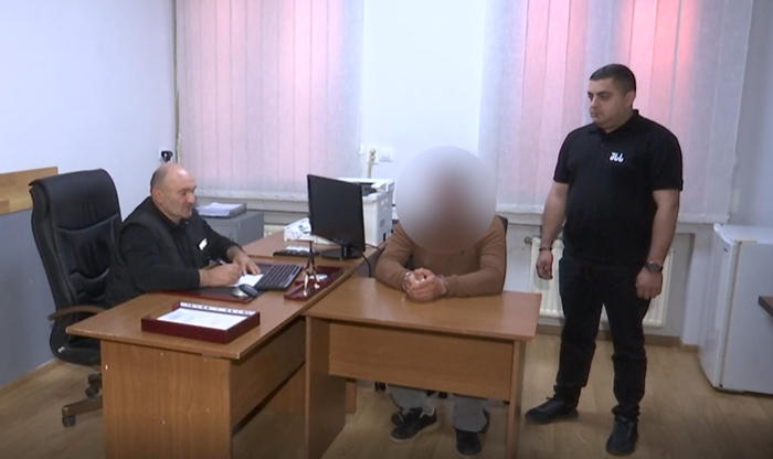 პოლიციამ ყოფილი მეუღლის მიმართ ჩადენილი სხვადასხვა დანაშაულისთვის ერთი პირი დააკავა