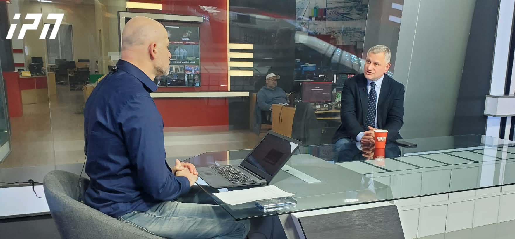 არმაზ ახვლედიანი - ხელისუფლება მხარს უჭერდა მეუფე შიოს, ეს ცხადზე ცხადია, ის ჩარეული იყო და არის - ეს დავინახეთ და მაქვს ეჭვი, დავინახავთ ისტორიული სინოდის დაწყებამდეც, სადაც უნდა გამოირჩიონ პატრიარქი