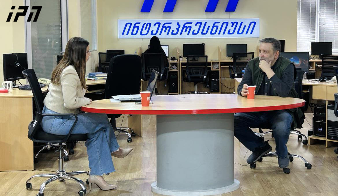 დავით დარჩიაშვილი - პატრიარქის არჩევის საკითხში ხელისუფლების ჩარევა ირიბი და დელიკატურია - შესაძლოა, ვინმეს ჰქონდა მოლოდინი, რომ სუს-ის ოფიცრები ირბენდნენ, მაგრამ კომუნიკაციის ბევრად დახვეწილი ფორმებია გამოყენებული