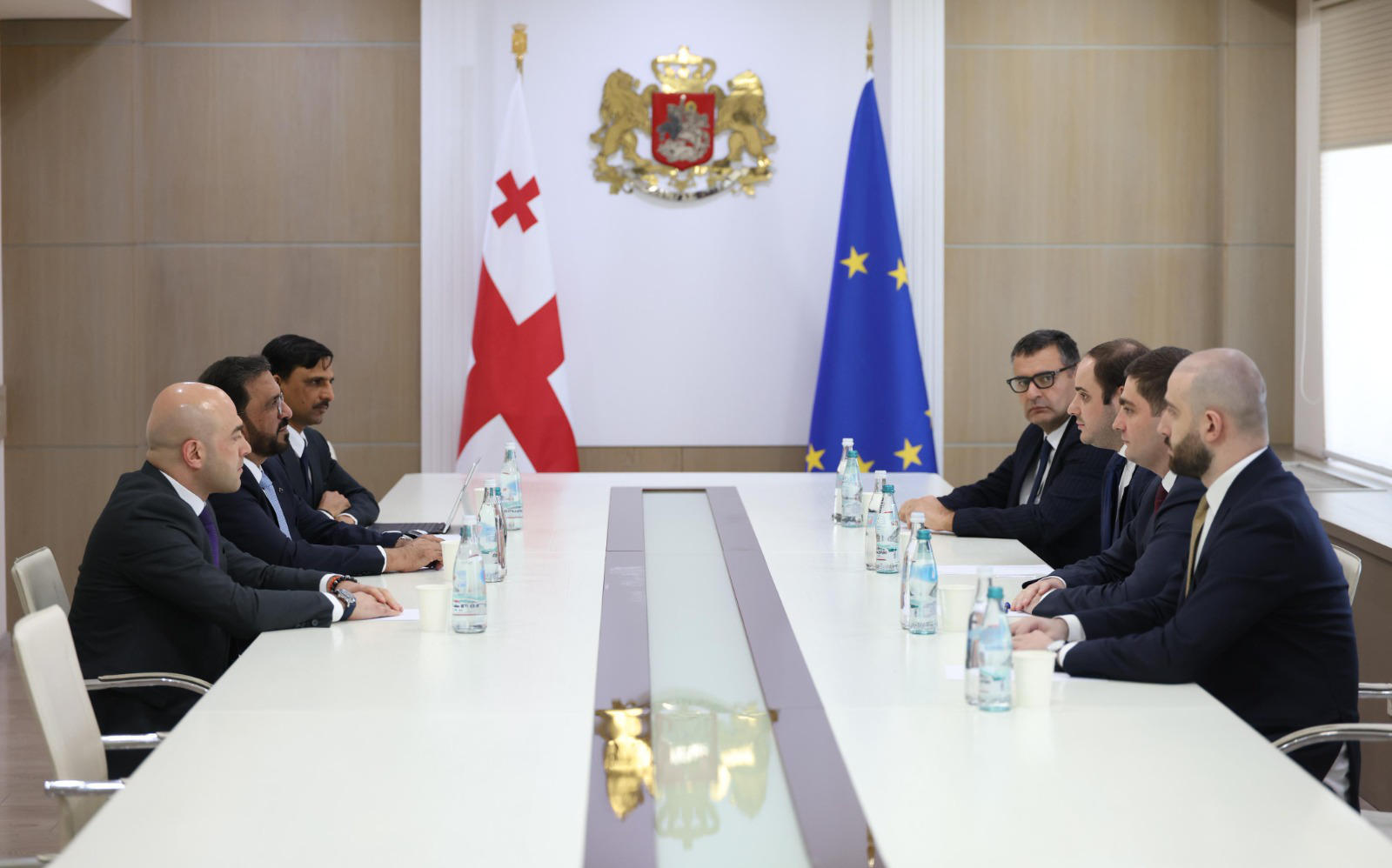 მთავრობის ადმინისტრაციის უფროსი ACWA Power-ის ბიზნესის განვითარების მიმართულების ხელმძღვანელსა და ცენტრალური აზიის ვიცე-პრეზიდენტს, საჩინ აბჰიანკარს შეხვდა