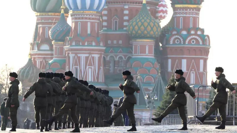 მოსკოვში 9 მაისის აღლუმი სამხედრო ტექნიკის გარეშე გაიმართება