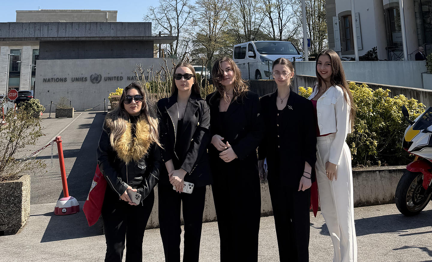 გრიგოლ რობაქიძის უნივერსიტეტის პროექტების გამარჯვებული მოსწავლეები ჟენევიდან დაბრუნდნენ