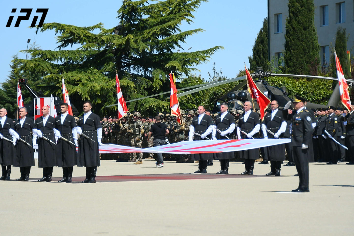 საფრანგეთის საელჩო - მივესალმებით საქართველოს მიერ გაწეულ მუდმივ ძალისხმევას მოდერნიზაციისა და რეფორმების თვალსაზრისით, ასევე მის მრავალწლიან მისწრაფებას ნატოსთან სულ უფრო ძლიერი თავსებადობის მიმართულებით