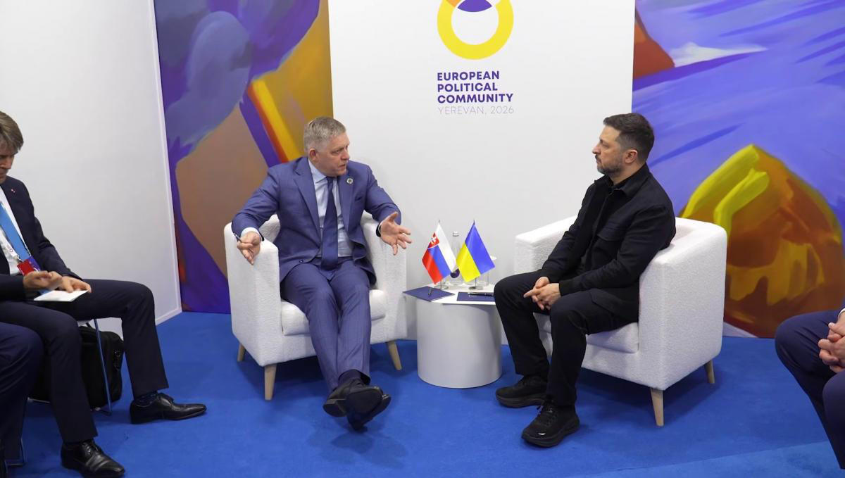 ვოლოდიმირ ზელენსკი ერევანში რობერტ ფიცოს შეხვდა