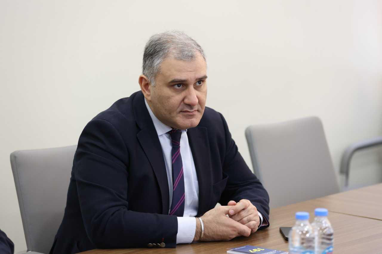 მიხეილ სარჯველაძე დიუშენის სამკურნალო პრეპარატებზე - ახლა ვიმყოფები მსოფლიო ჯანდაცვის ასამბლეაზე, სადაც ძალიან ბევრ ქვეყანასთან მოგვიწია შეხვედრა - პრაქტიკულად არავის აქვს რეალური პასუხი, ყველა ძიების პროცესშია