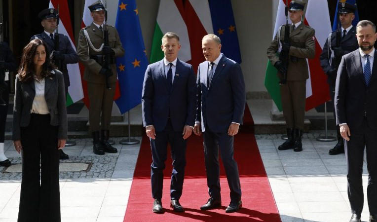 პეტერ მადიარი დონალდ ტუსკს შეხვდა