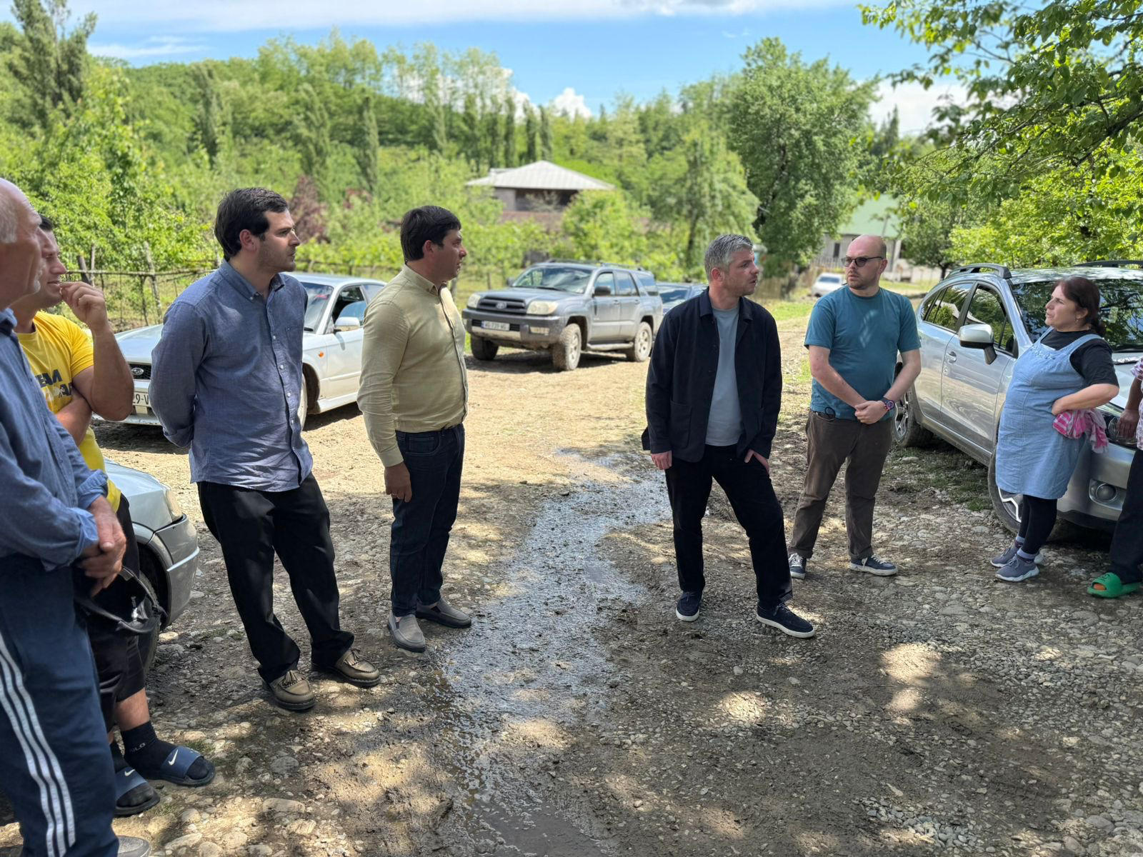ირაკლი კუპრაძე წალენჯიხის მუნიციპალიტეტში, სოფელ ლესალეში მოსახლეობას შეხვდა