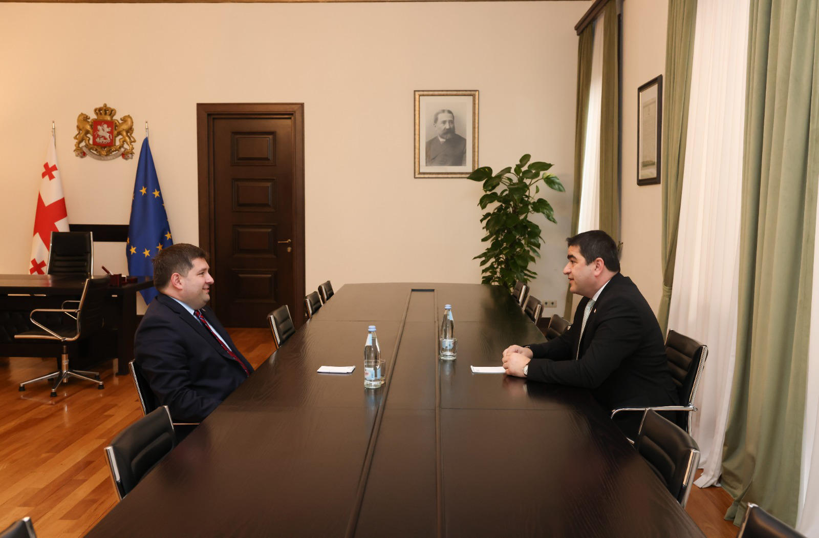 ადვოკატთა ასოციაციის თავმჯდომარე საქართველოს პარლამენტის თავმჯდომარეს შეხვდა