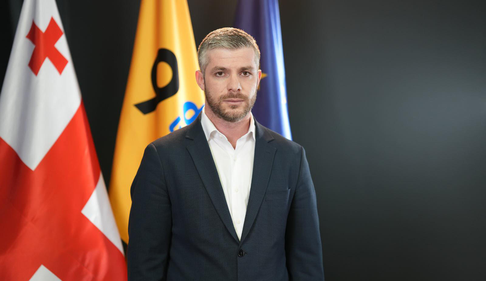 ირაკლი კუპრაძე კახა კალაძეს - თქვენს ქალაქში დაასახიჩრეს ასობით ადამიანი, არიან პოლიტპატიმრები, რუსთაველის გამზირზე, საწამებელ ავტობუსებში აწამებდნენ ხალხს - თქვენ უნდა გადადგეთ!
