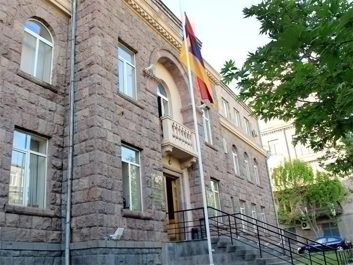 სომხური მედია - სომხეთის ცენტრალურმა საარჩევნო კომისიამ ოპოზიციური პარტია „ძლიერი სომხეთის“ საარჩევნო სიის ბათილად ცნობის შესახებ განაცხადი არ დააკმაყოფილა