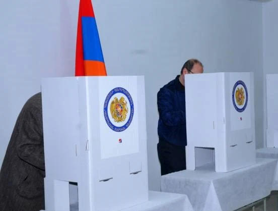 სომხეთში საპარლამენტო არჩევნები მიმდინარეობს