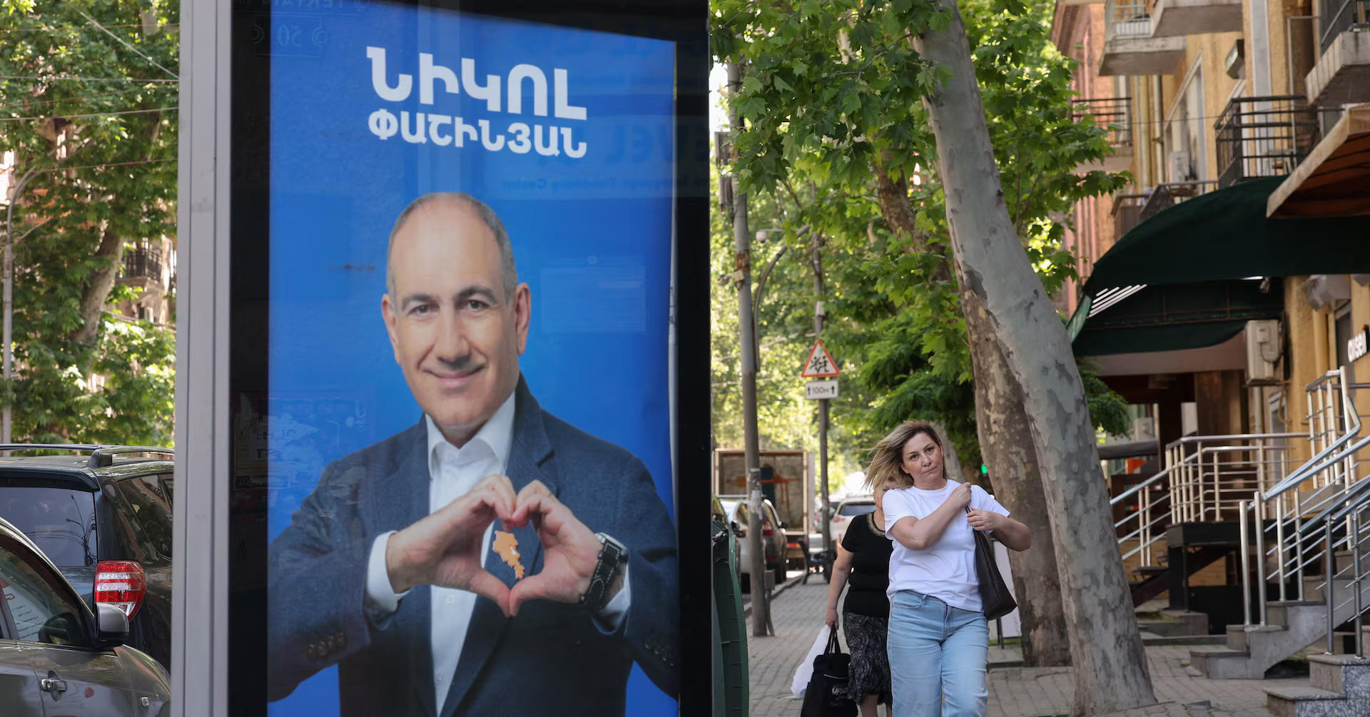 სომხეთის ცენტრალური საარჩევნო კომისიის თანახმად, ამ დროის მონაცემებით, საპარლამენტო არჩევნებში ნიკოლ ფაშინიანის პარტია „სამოქალაქო კონტრაქტი“ ლიდერობს