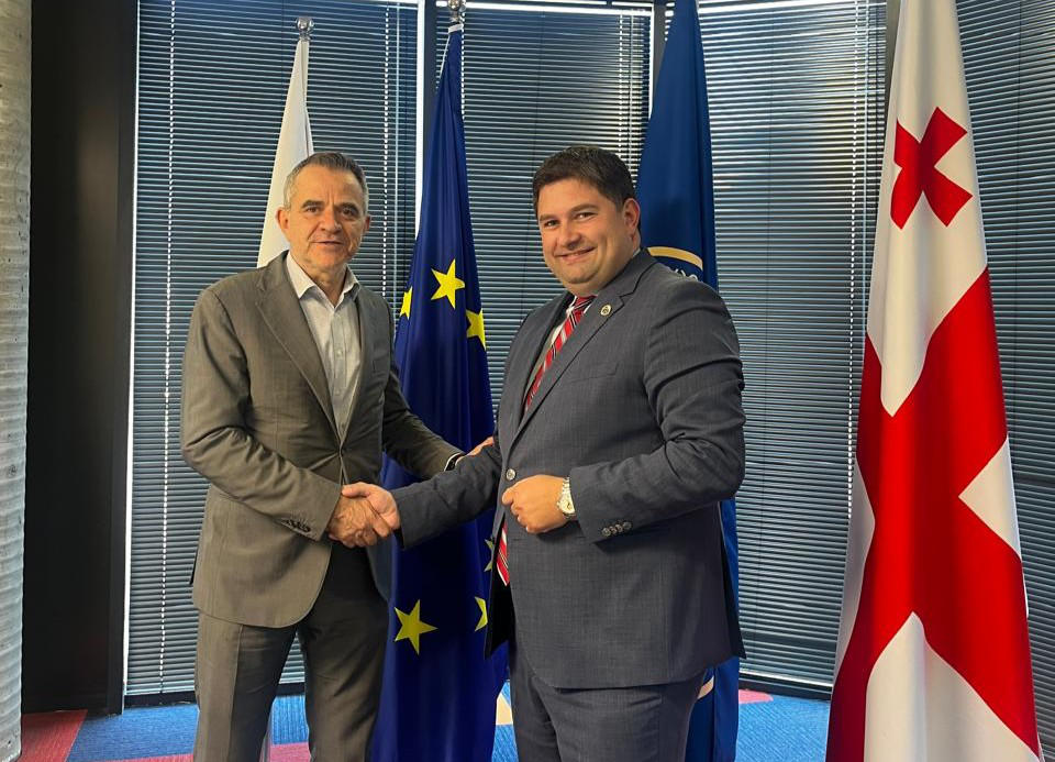 ადვოკატთა ასოციაციის თავმჯდომარემ ბულგარეთის ელჩს უმასპინძლა