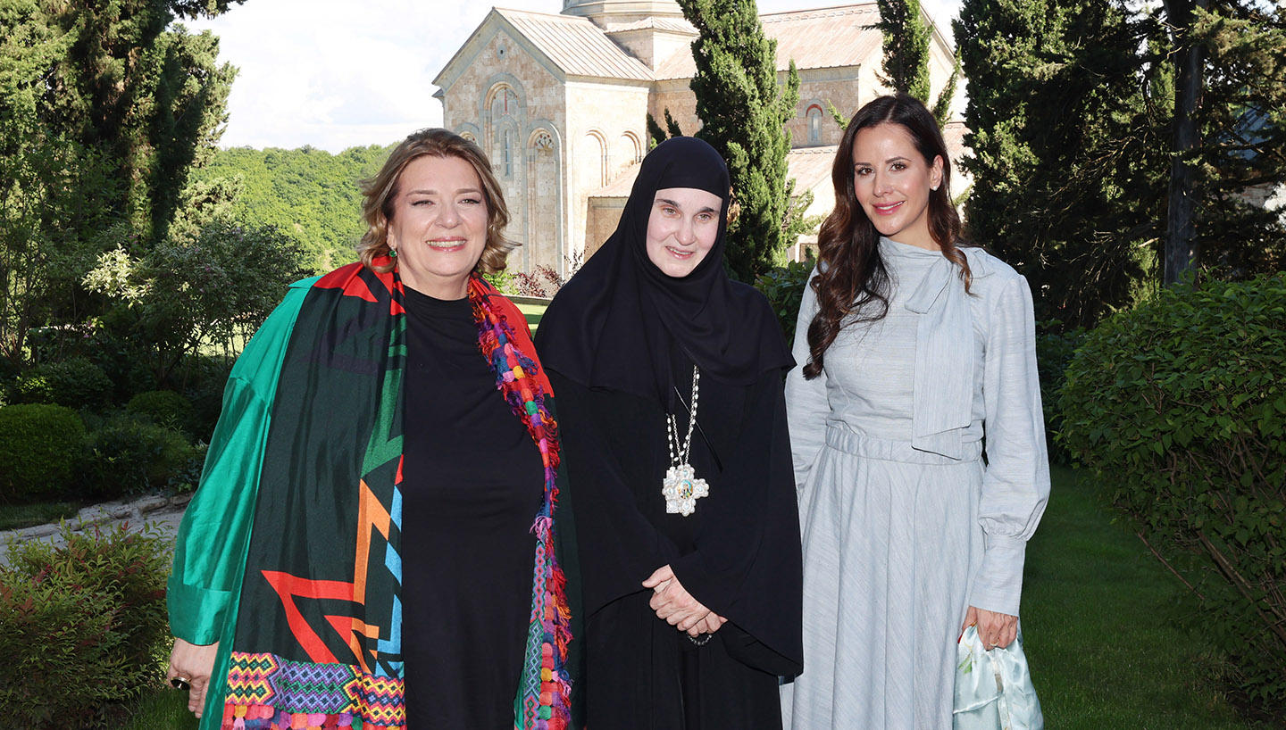 სერბეთის პირველ ლედის, თამარა ვუჩიჩის საქართველოს პრეზიდენტის მეუღლე, თამარ ბაგრატიონი მასპინძლობს
