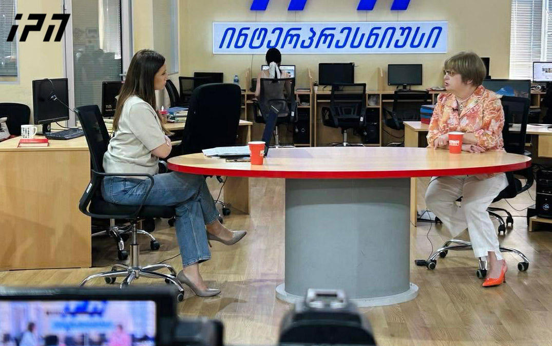 ლელა ჯეჯელავა - ნიკოლოზ სამხარაძე „ვიზას“ ივანიშვილისგან მიიღებდა, პაპუაშვილი და კობახიძე კი, თამაშგარე მდგომარეობაში არიან - როგორც ზღაპრებშია: „მარცხნივ წახვალ, დაიღუპები“, „მარჯვნივ წახვალ, დაიღუპები“, ივანიშვილს დროც აღარ აქვს