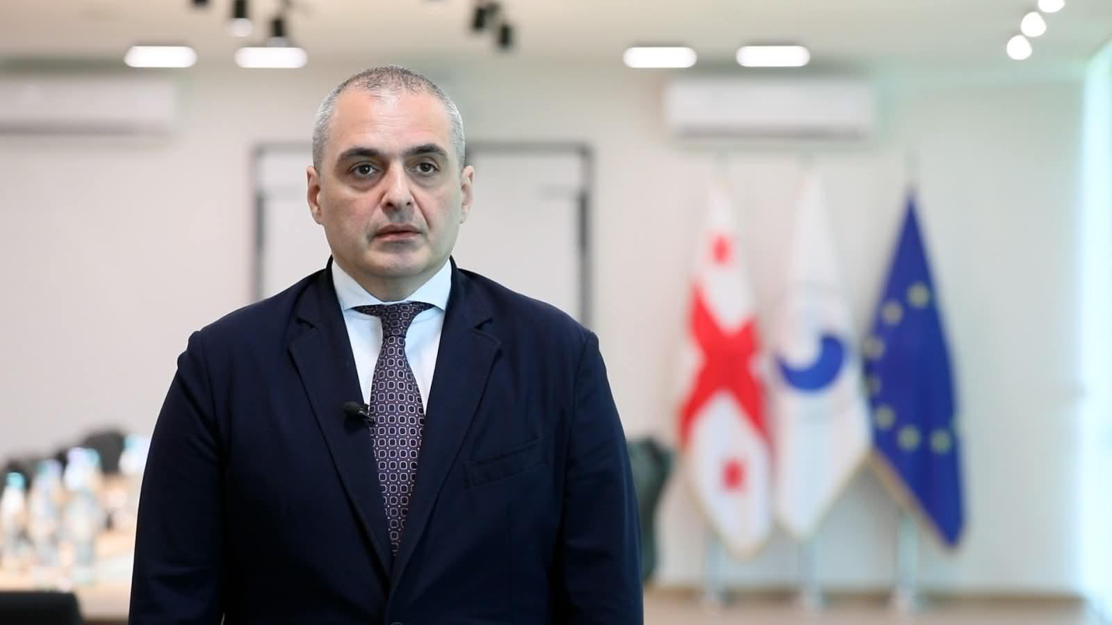გიორგი პატარიძე ელენე ხოშტარიაზე - თუ გავაგრძელებთ ბრიფინგებით საუბარს და არ გადავალთ კონკრეტულ საქმეზე და პროცესების მართვაზე, იძულებული ვიქნები, სხვა ნაბიჯები გადმოვდგა, თუმცა ამ შემთხვევაში მსჯავრდებულის ინტერესებს ვიცავ - ეს დაიმახსოვრეთ!