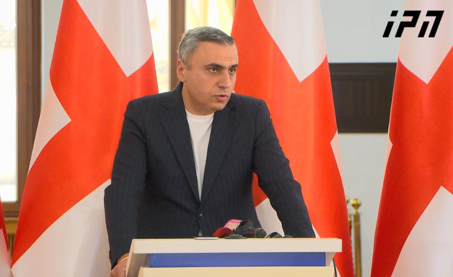 დავით მათიკაშვილი გახარიას პარტიაზე - ზღვარსგადასულ ქცევას პარლამენტში მათი შემოსვლიდან ვაკვირდებოდით - მოგიჟიანებული ლექსიკა, შეგნებულად შეურაცხმყოფელი ტექსტით გაჯერებული - არ დასჯერდნენ ამას და უკადრებელი იკადრეს