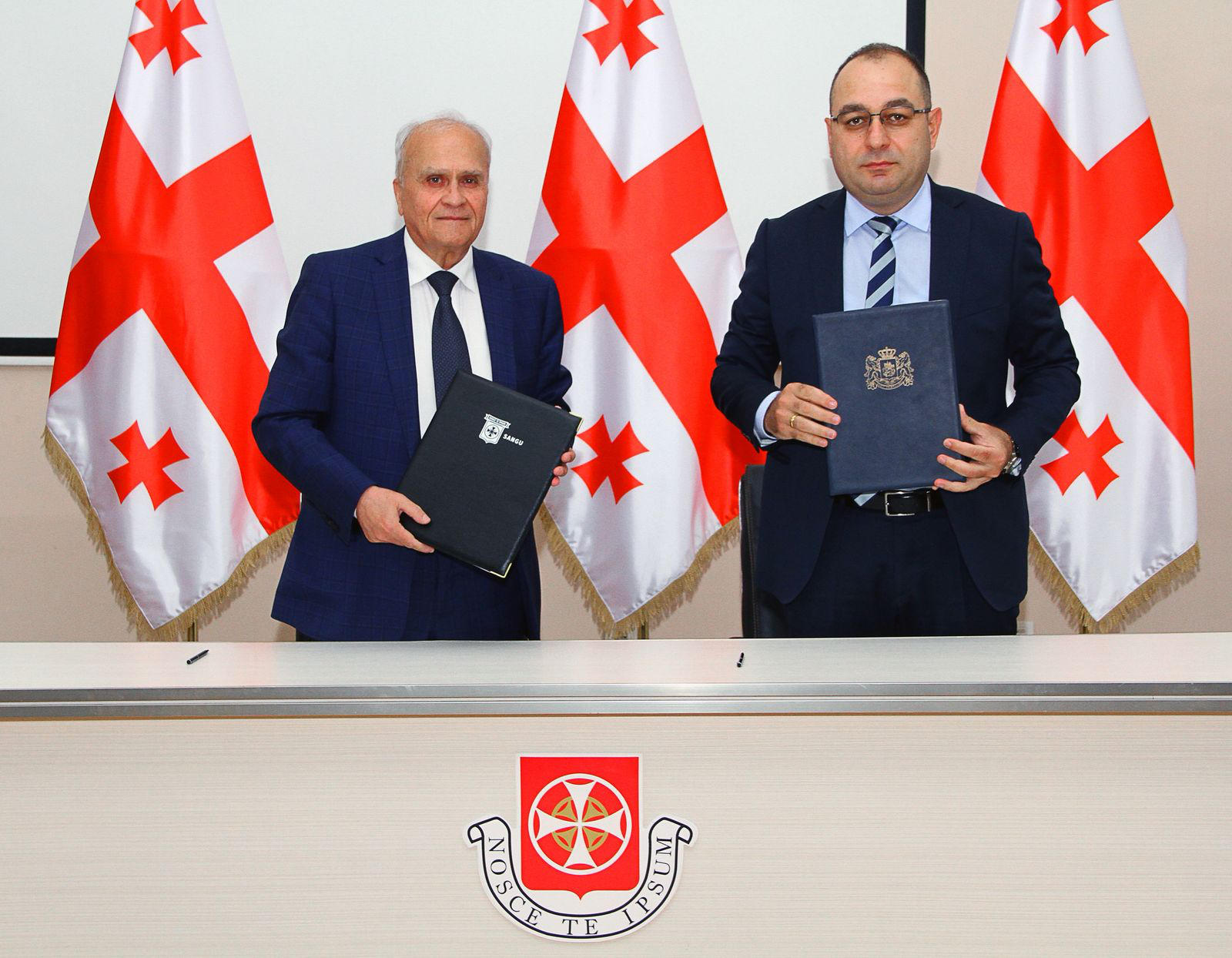 საქართველოს საკონსტიტუციო სასამართლოსა და საქართველოს საპატრიარქოს წმიდა ანდრია პირველწოდებულის სახელობის ქართულ უნივერსიტეტს შორის თანამშრომლობის მემორანდუმი გაფორმდა